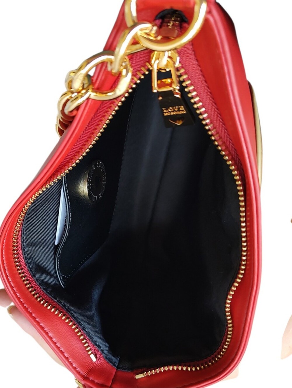 Moschino Red Shoulder Bag with Gold Heart Plaque - Picture 4 of 9